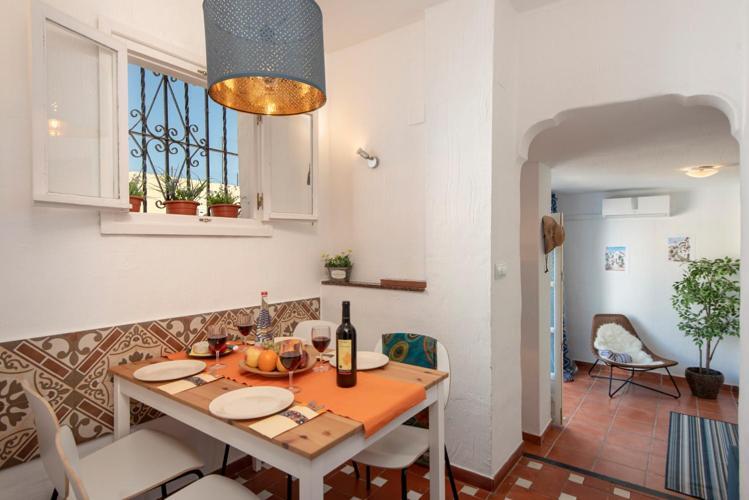 Beautiful Spanish Apartment In Торремолинос Экстерьер фото